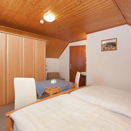 Flat In Polle Near The Forest Exterior photo