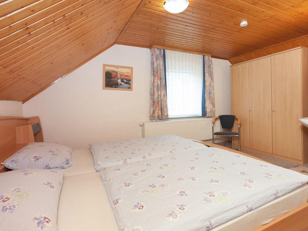 Flat In Polle Near The Forest Exterior photo