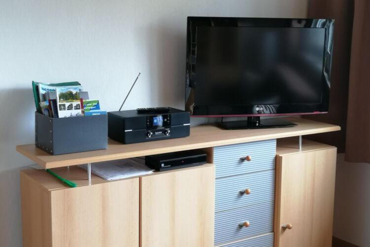 Flat In Polle Near The Forest Exterior photo